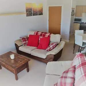 2br Apt In W Parking - Near Gatwick Crawley (West Sussex)