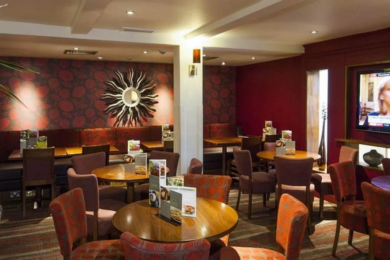 *** Hotel Premier Inn London Gatwick Airport - A23 Airport Way Crawley  United Kingdom