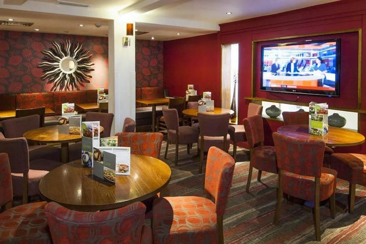 Premier Inn London Gatwick Airport - A23 Airport Way Crawley  Crawley (West Sussex)