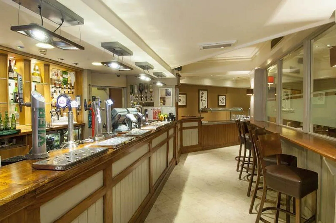 Premier Inn London Gatwick Airport - A23 Airport Way Crawley  Hotel
